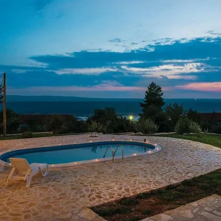 Casa vacanze Relax In With Pool